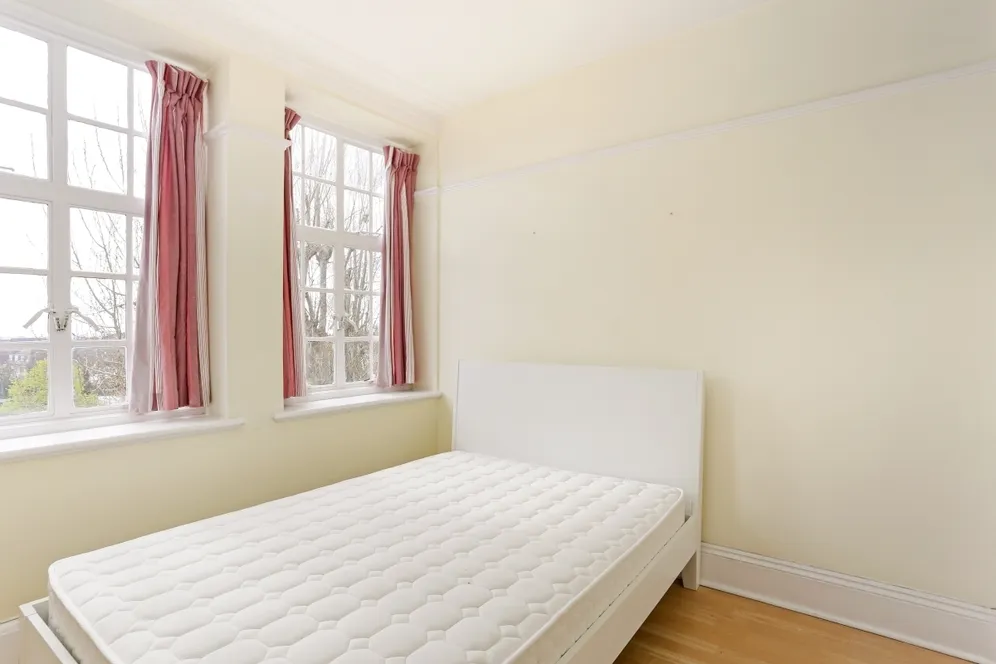 Hillside Court Finchley Road NW3 photo 9