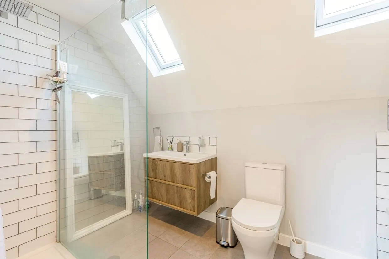 Dartnell Park Road West Byfleet KT14 photo 16