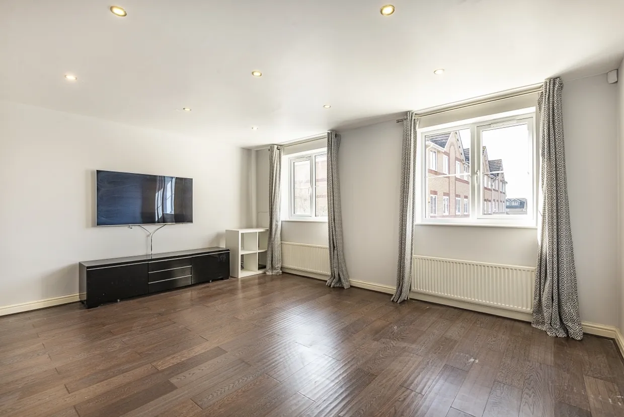 Livesey Close Kingston upon Thames KT1 photo 12
