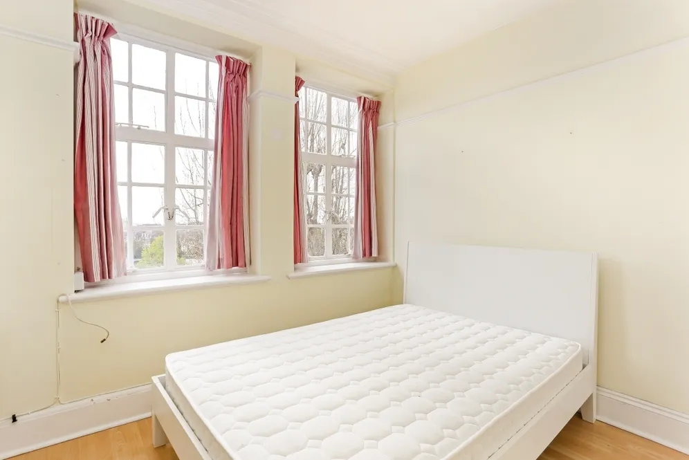 Hillside Court Finchley Road NW3 photo 10