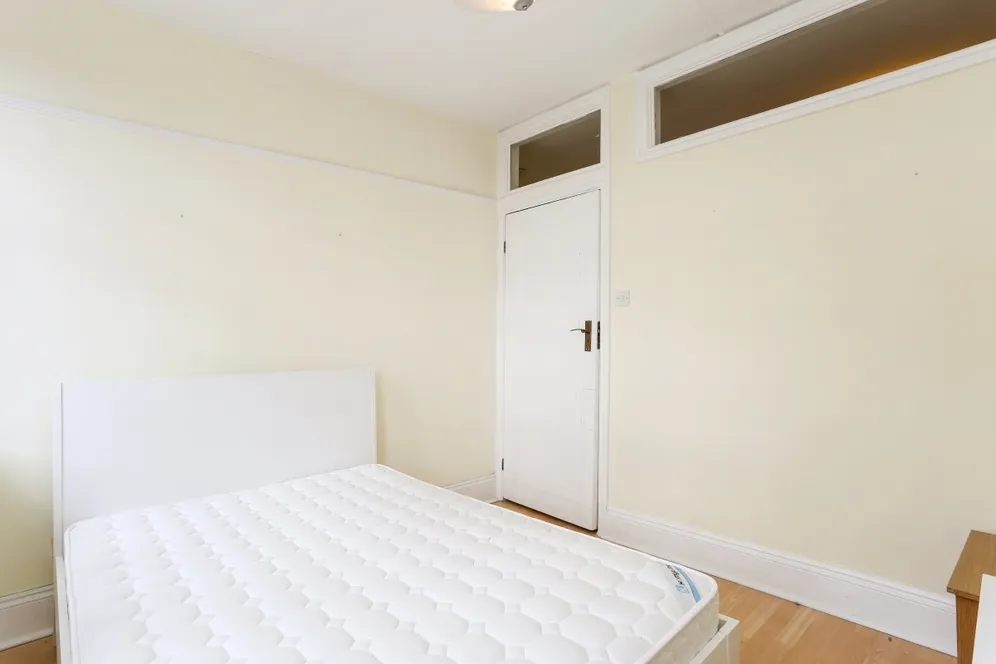 Hillside Court Finchley Road NW3 photo 11