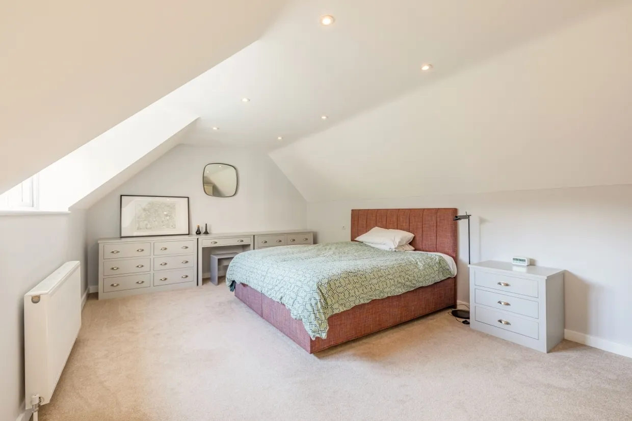 Dartnell Park Road West Byfleet KT14 photo 19