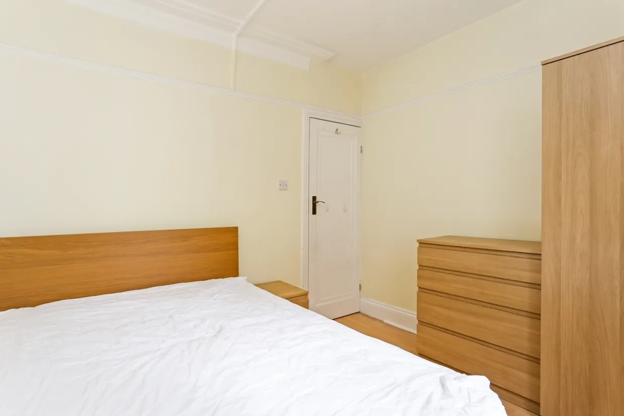 Hillside Court Finchley Road NW3 photo 16