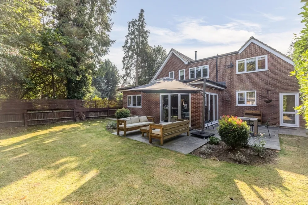 Dartnell Park Road West Byfleet KT14 photo 23