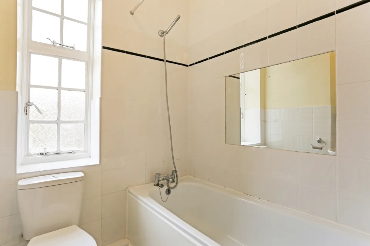 Hillside Court Finchley Road NW3 photo 17