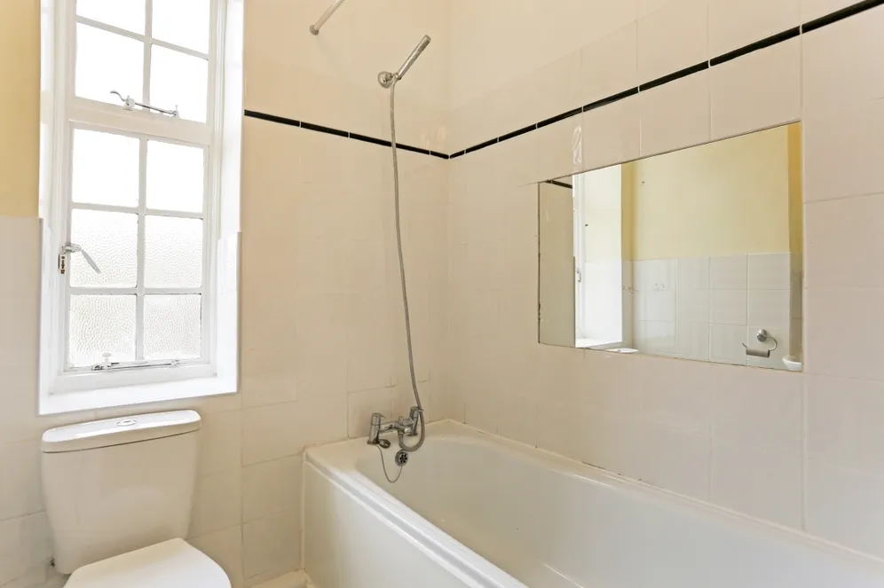 Hillside Court Finchley Road NW3 photo 17