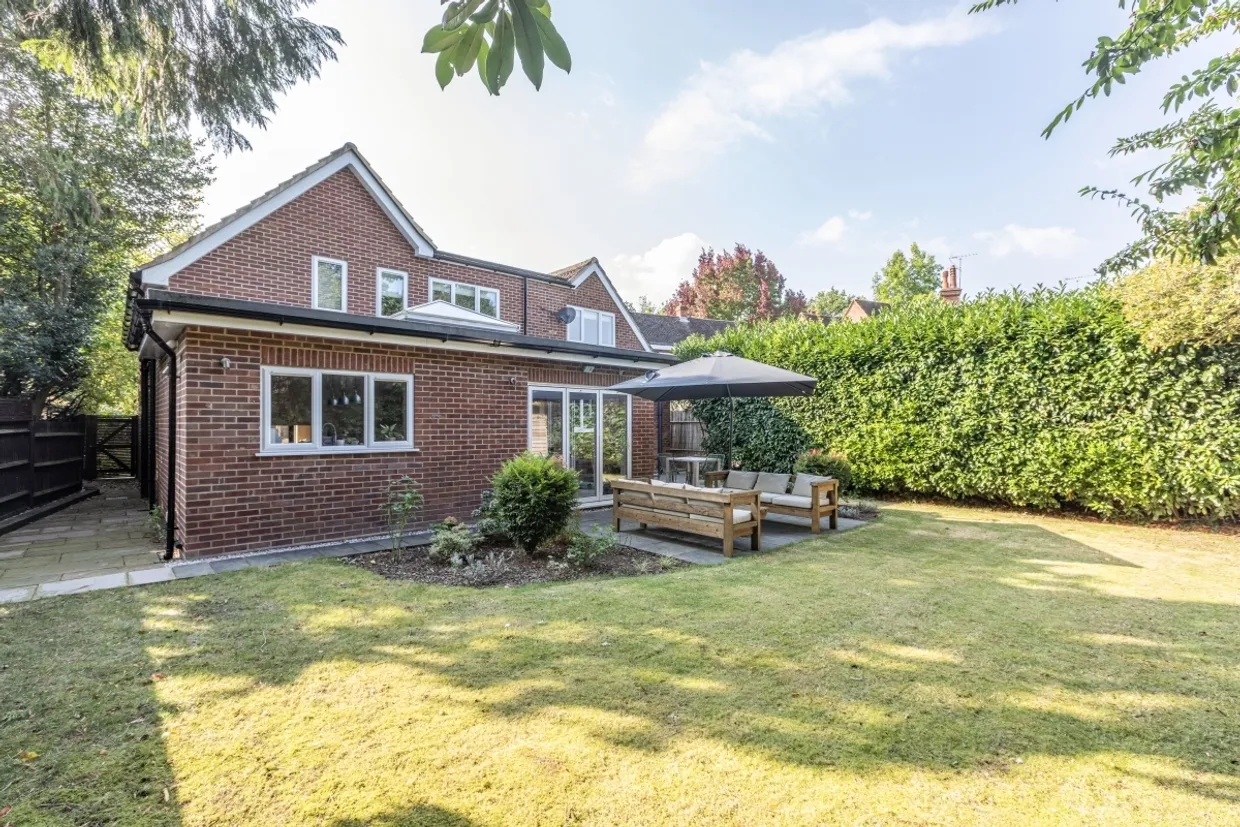 Dartnell Park Road West Byfleet KT14 photo 24