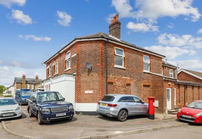 Adrian Road, Abbots Langley, WD5