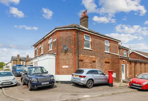 Adrian Road, Abbots Langley, WD5