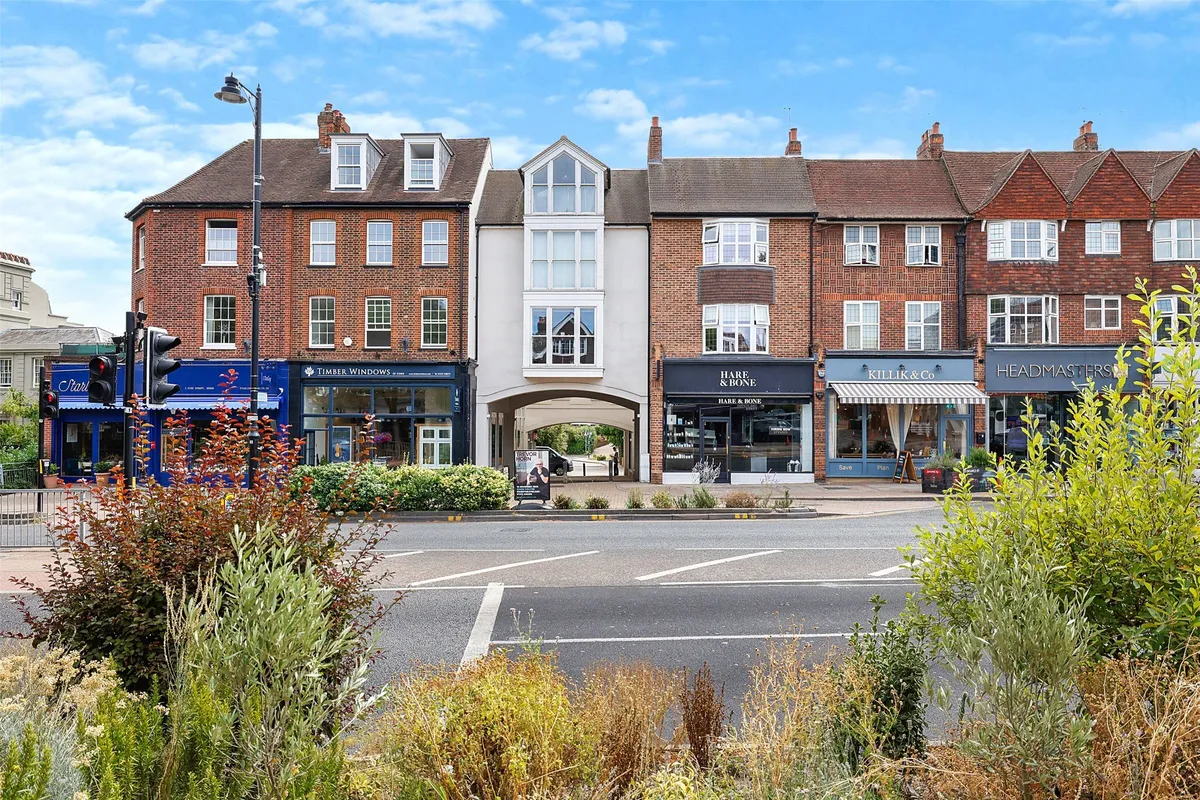King Georges Walk, Esher, Surrey, KT10