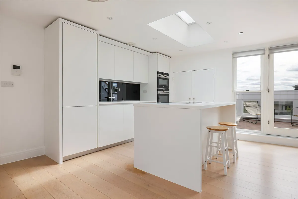 King Georges Walk, Esher, Surrey, KT10