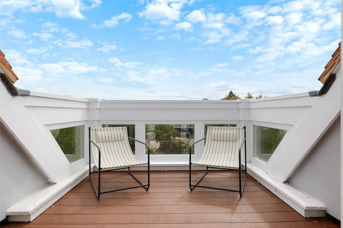King Georges Walk, Esher, Surrey, KT10