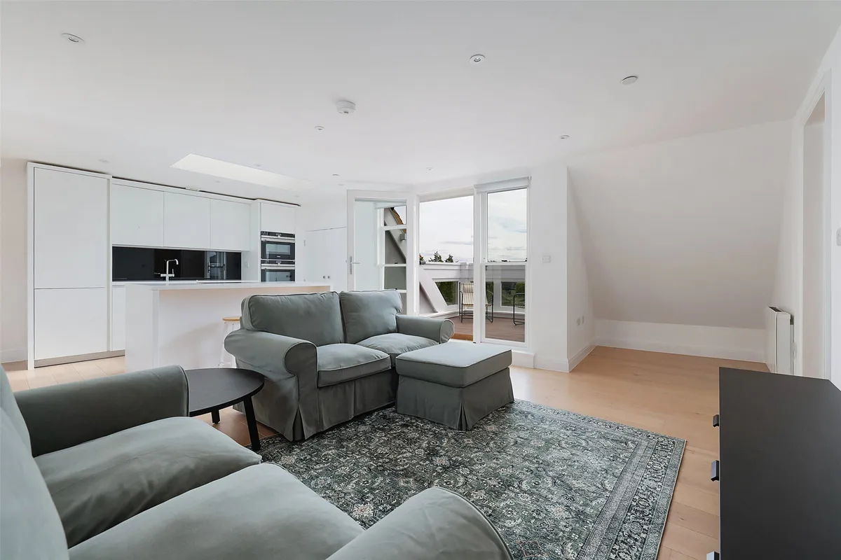 King Georges Walk, Esher, Surrey, KT10