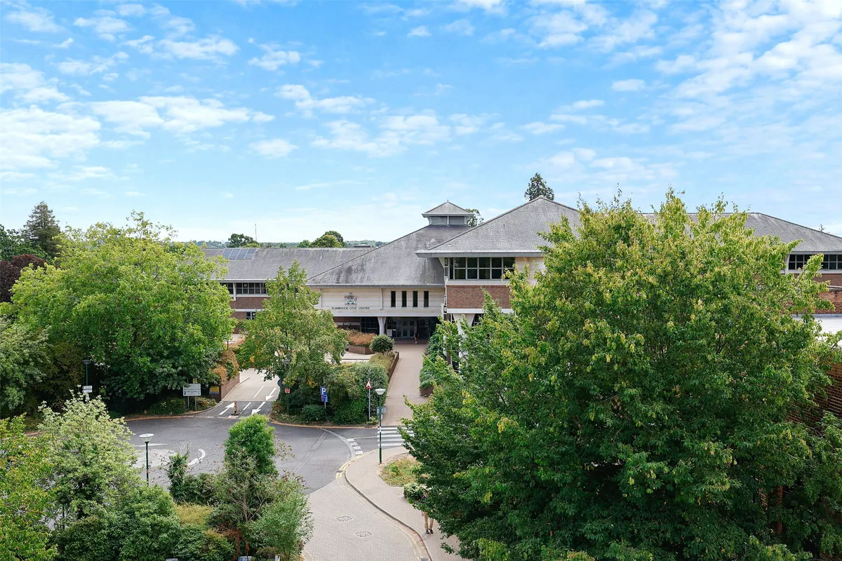 King Georges Walk, Esher, Surrey, KT10