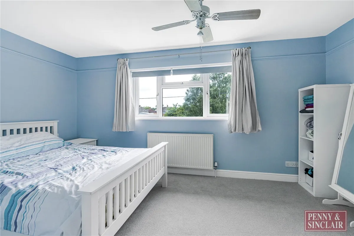 Merton Way, Yarnton, Kidlington, Oxfordshire, OX5