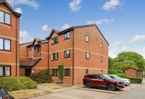 Courtlands Close, Watford, WD24