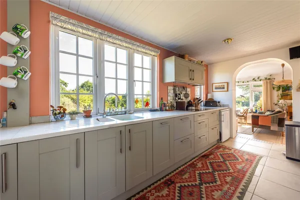 Logmore Green Cottages, Logmore Lane, RH4 photo 3