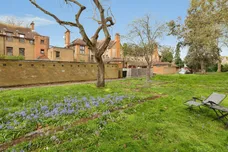 Brading Crescent, London