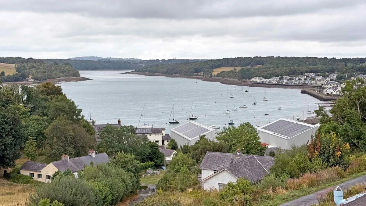 Caernarfon Road, Y Felinheli, Gwynedd, LL56