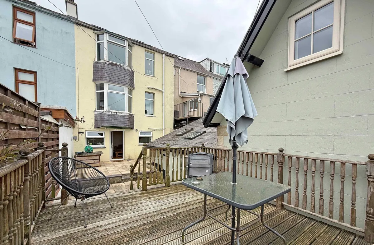 Caernarfon Road, Y Felinheli, Gwynedd, LL56