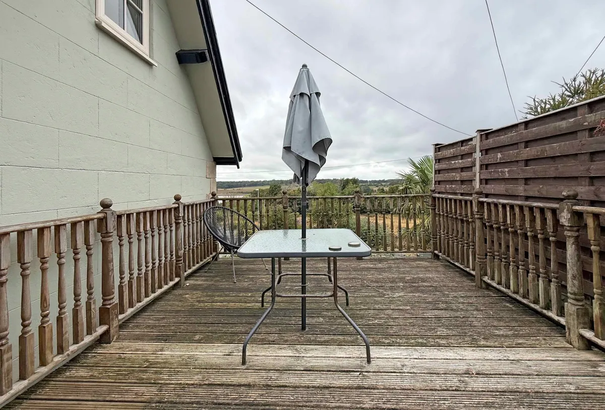 Caernarfon Road, Y Felinheli, Gwynedd, LL56