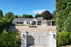 Russell Close, Tadworth, KT20 photo 1