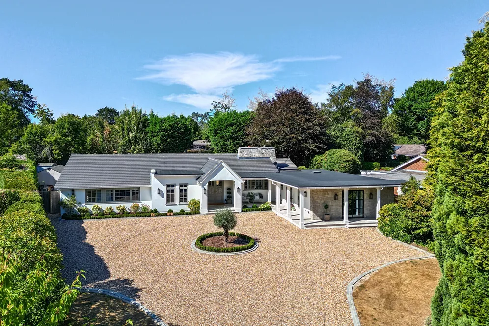 Russell Close, Tadworth, KT20 photo 2