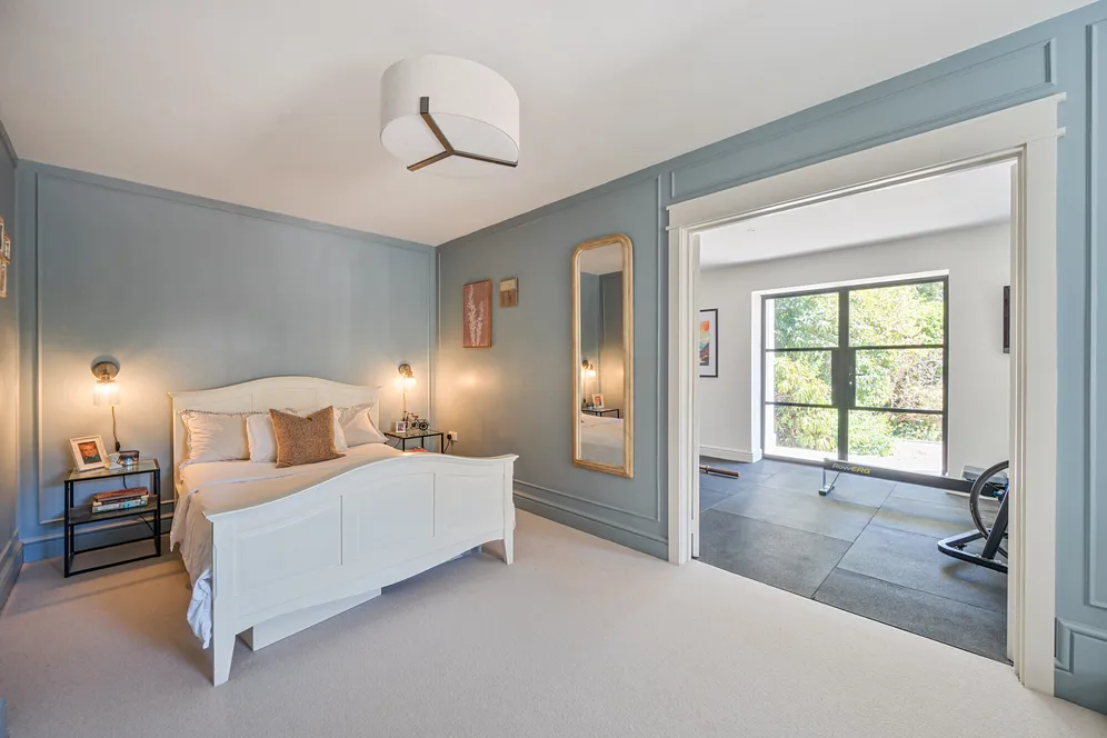 Russell Close, Tadworth, KT20 photo 19