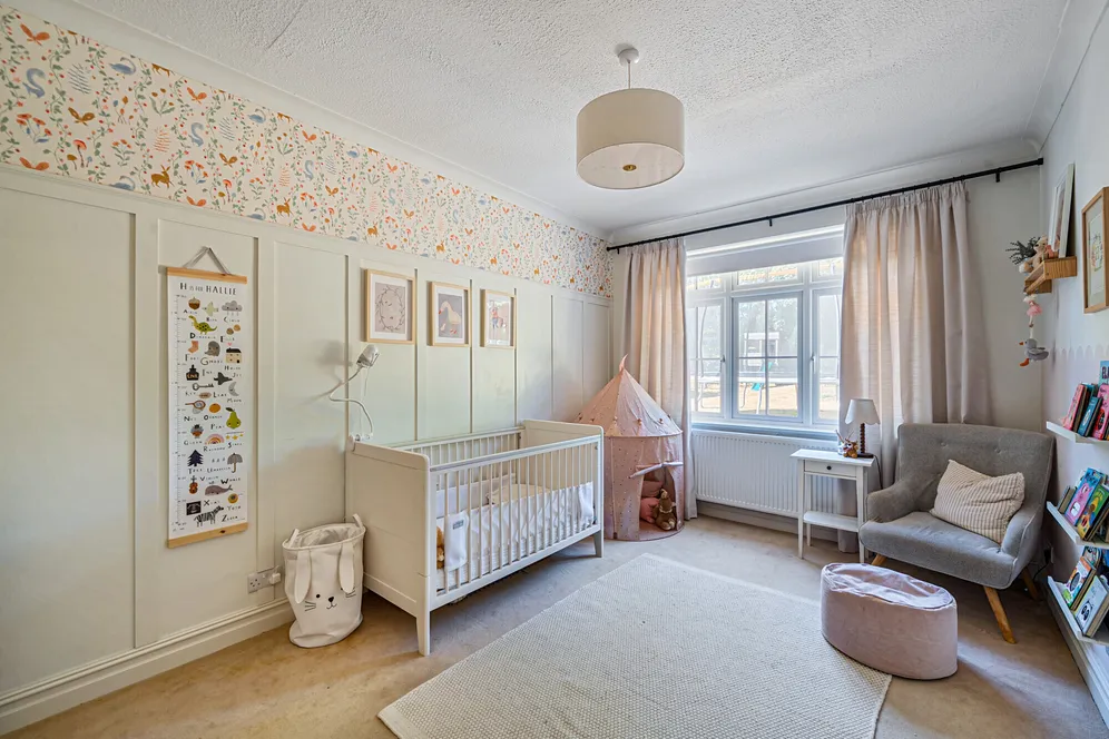 Russell Close, Tadworth, KT20 photo 21