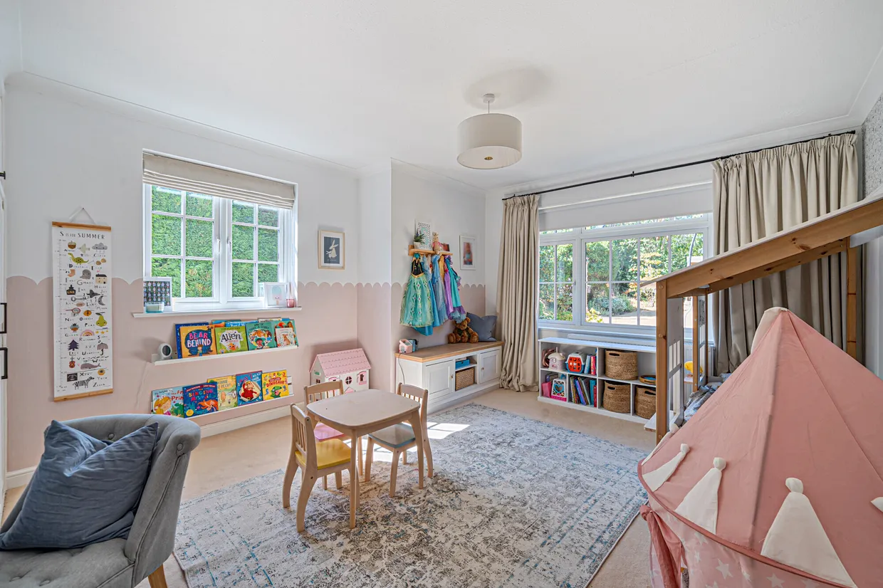 Russell Close, Tadworth, KT20 photo 22