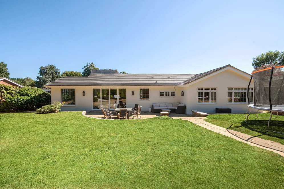 Russell Close, Tadworth, KT20 photo 23