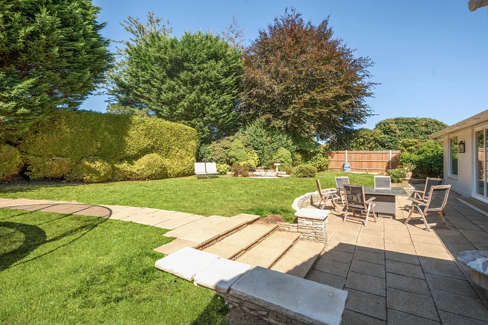 Russell Close, Tadworth, KT20 photo 24