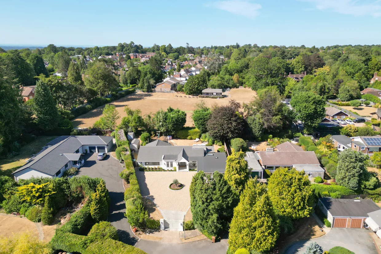 Russell Close, Tadworth, KT20 photo 26