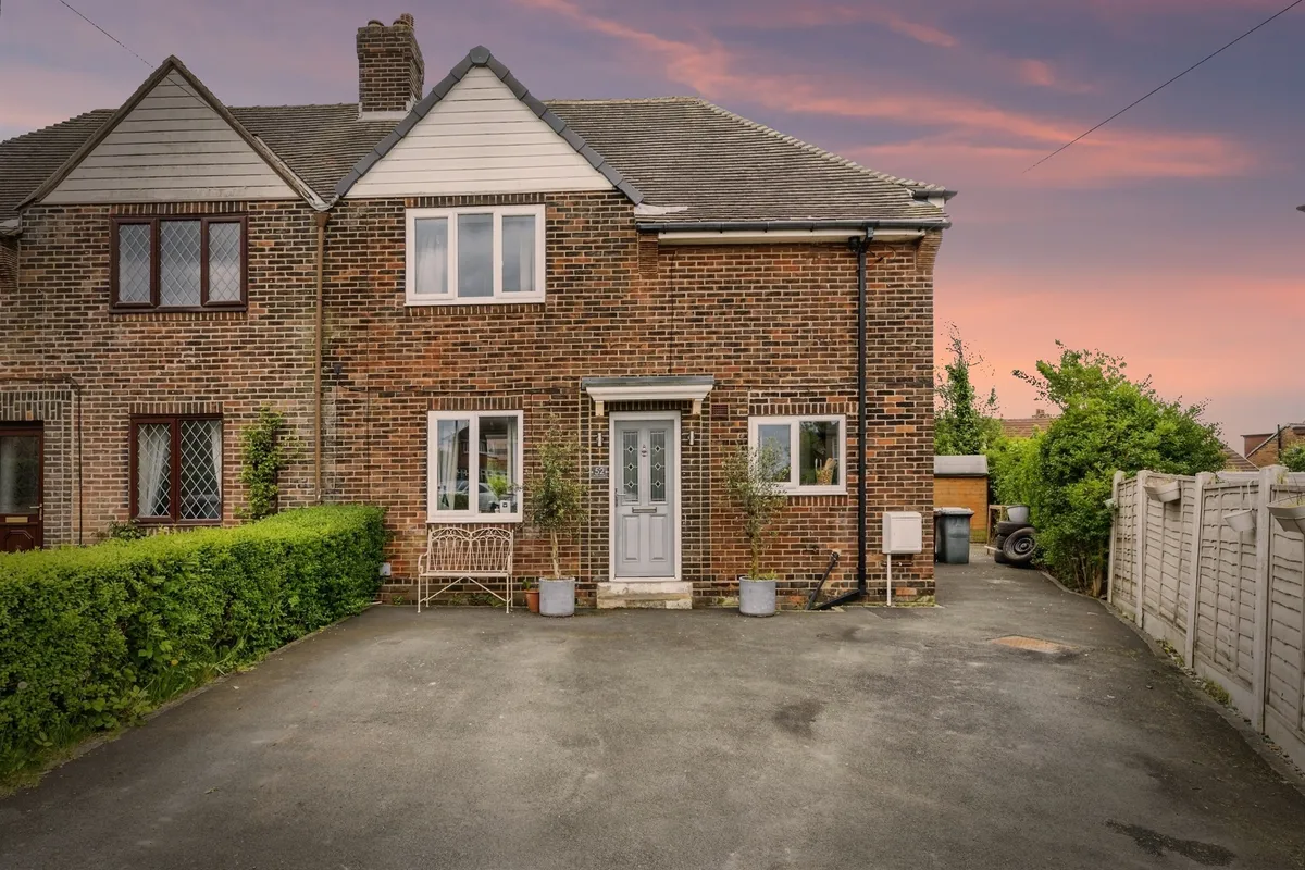 Woollin Avenue, Tingley, Wakefield