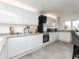 Woollin Avenue, Tingley, Wakefield thumb 3