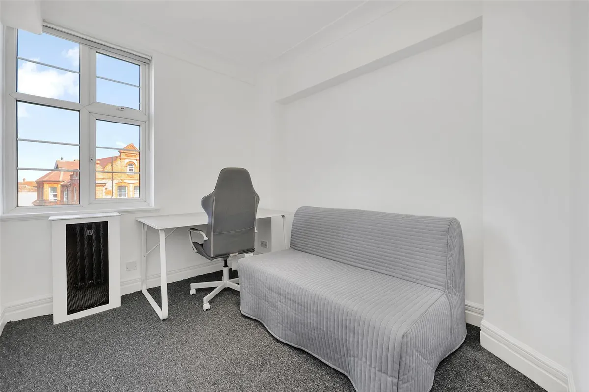 College Crescent, London, NW3