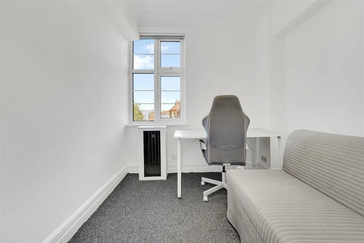 College Crescent, London, NW3