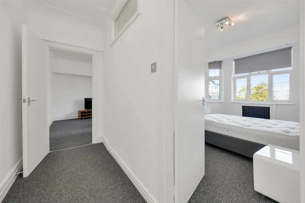 College Crescent, London, NW3