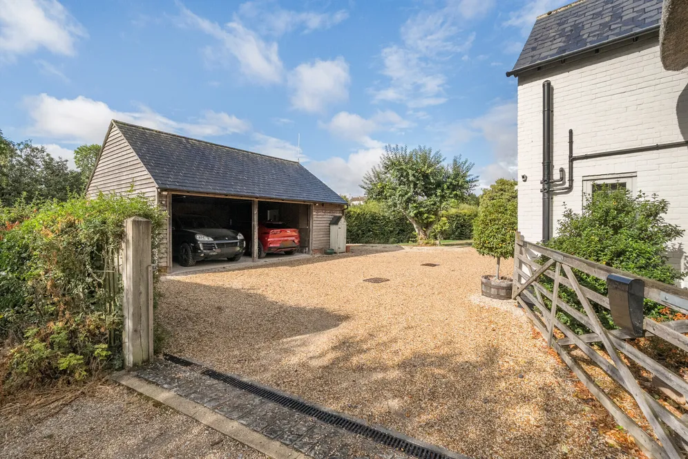 Church Street, Collingbourne, SN8 photo 9