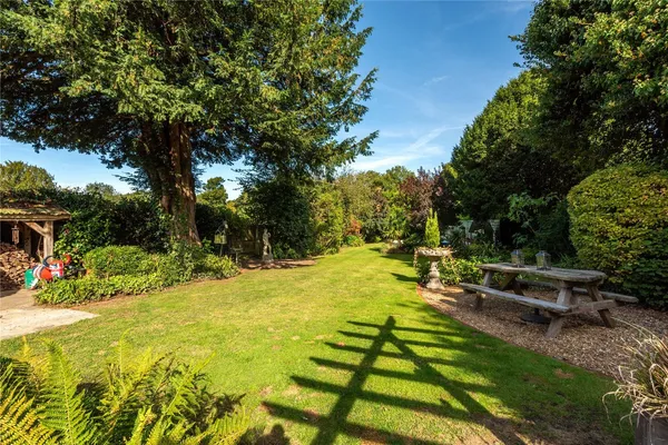 Brockham Green, Brockham, RH3 photo 14