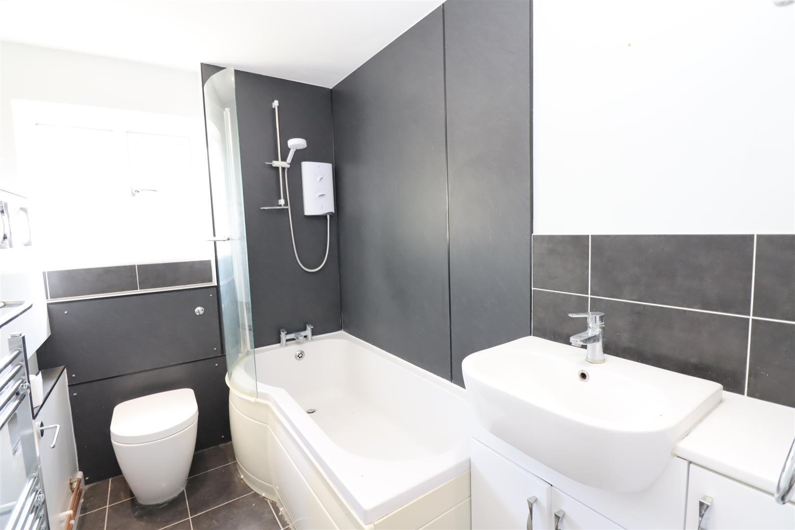 Squires Close, Coffee Hall, Milton Keynes Image 9