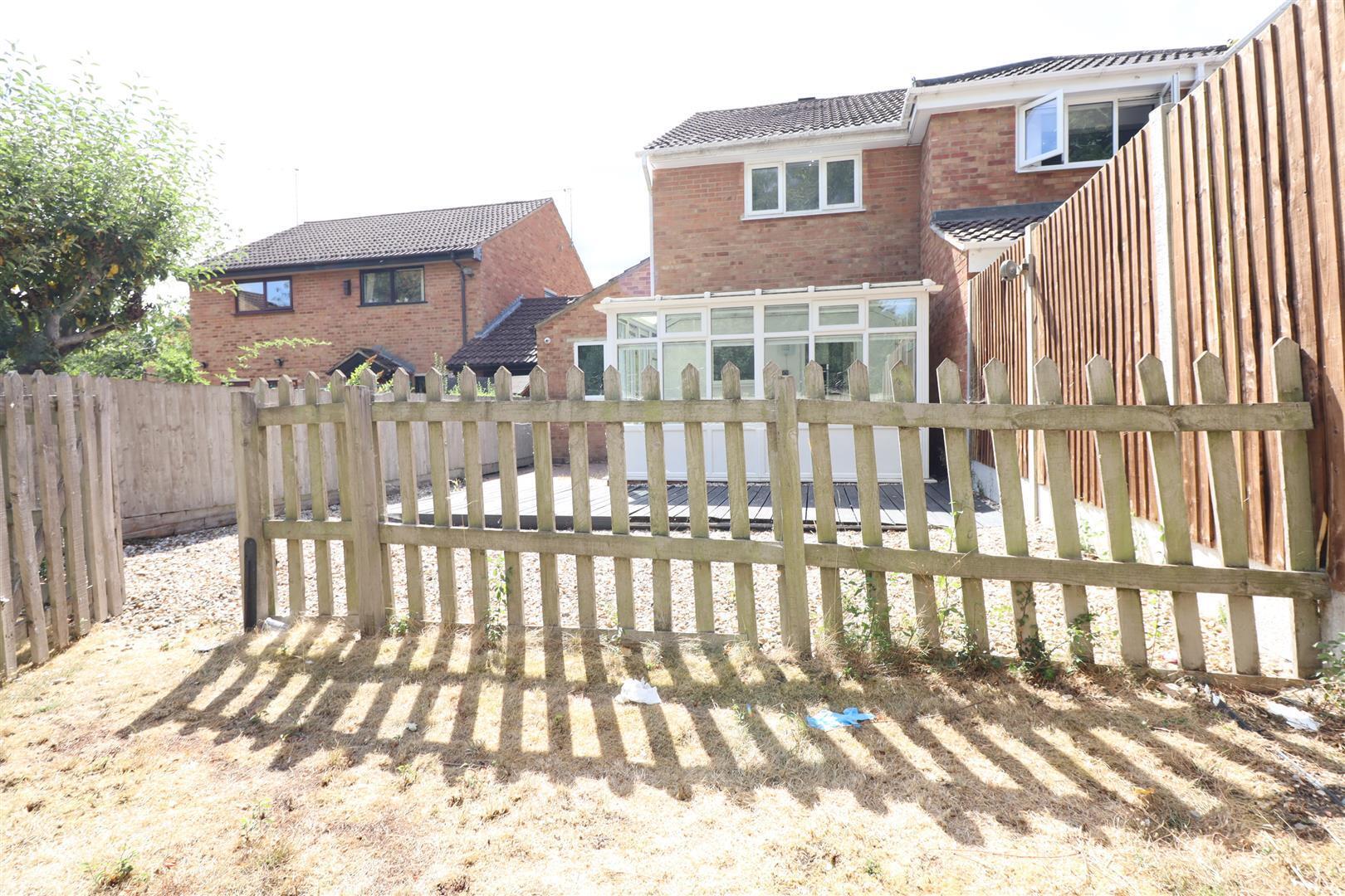 Squires Close, Coffee Hall, Milton Keynes Image 12