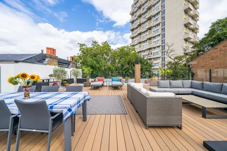 1 Larkhall Lane, London, SW4