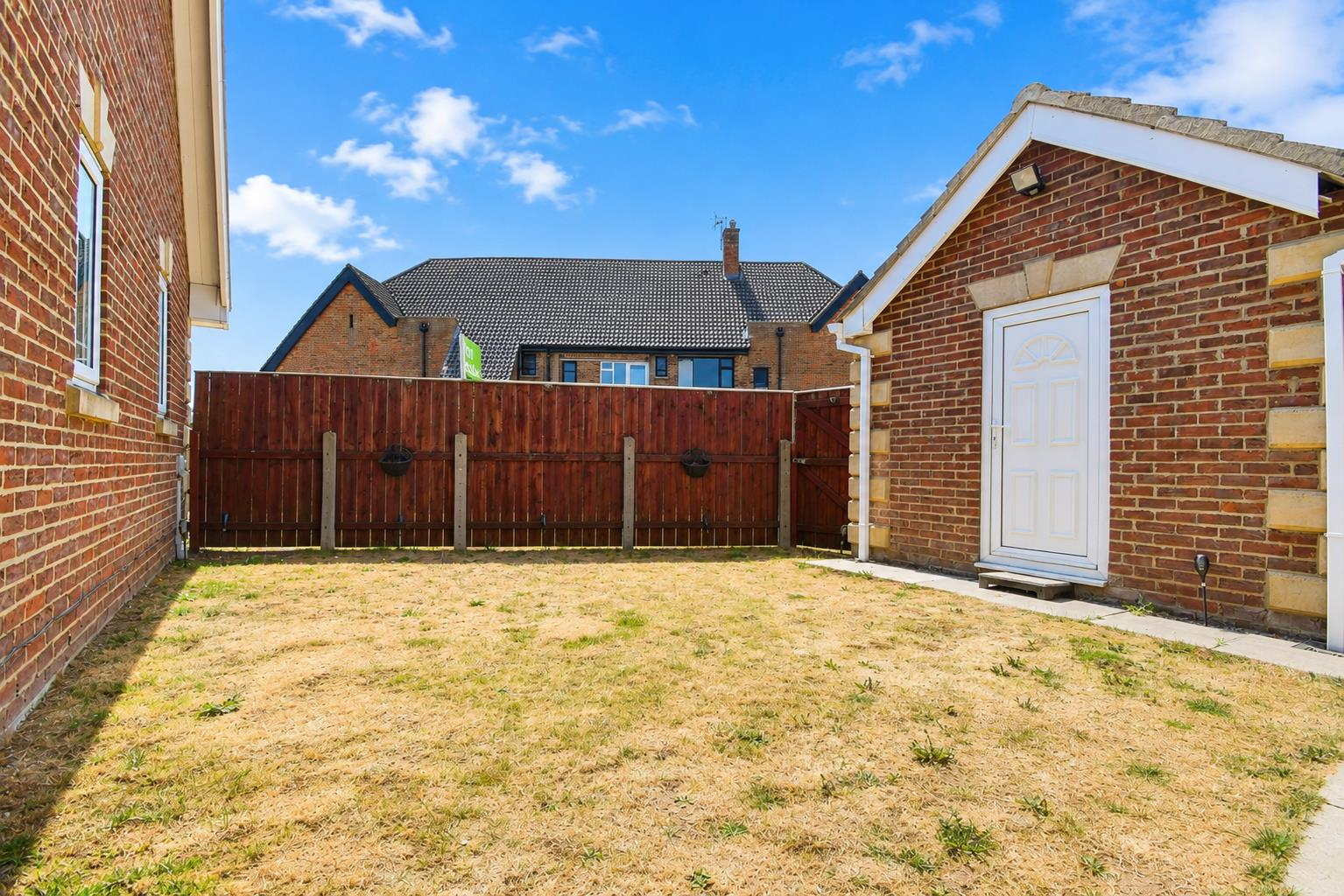 Summer Meadows, Hull Image 15