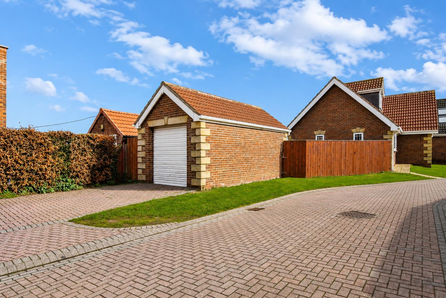Summer Meadows, Hull Image 16