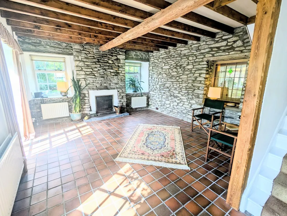 Property carousel item 3