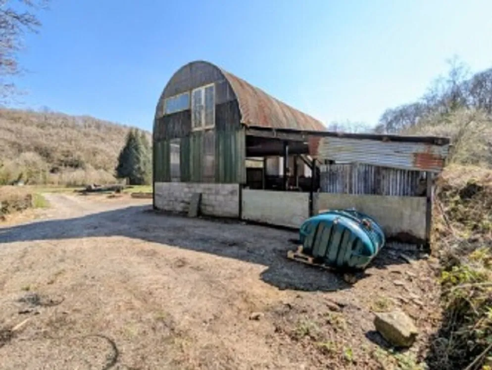 Property carousel item 22
