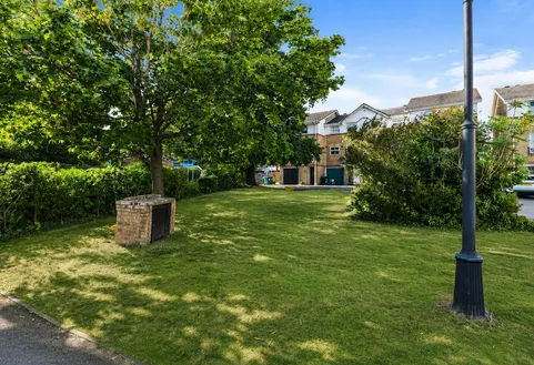 Ladys Close, Watford, WD18