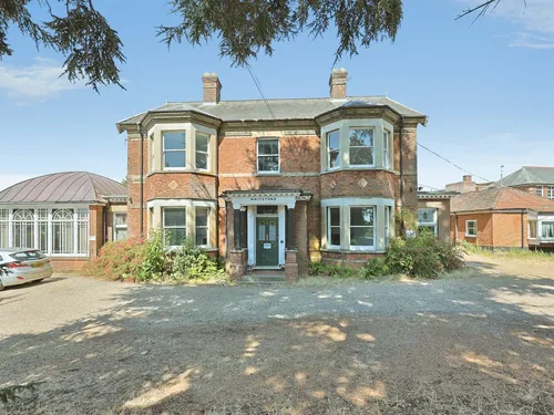 Norwich Road, Derehamphoto