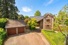 Wildgoose Drive, Horsham, RH12 photo 1